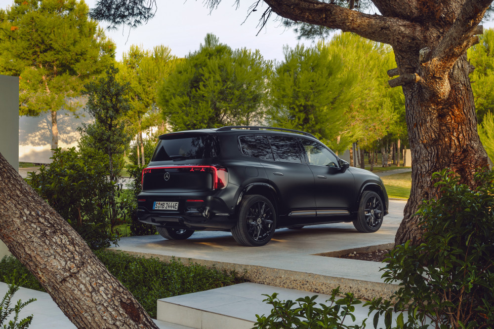 Mercedes-Benz GLB sneak peek